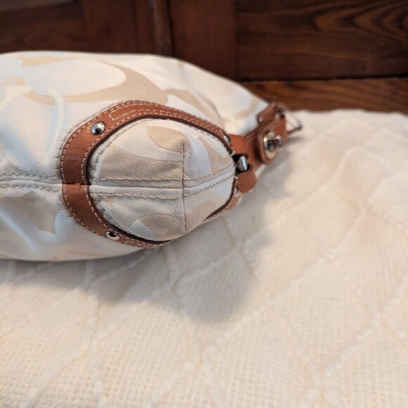 Vintage Coach Carly Optic Signature Shoulder Bag - Picture 7 of 11